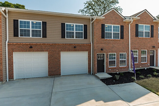 Photo - 2000 Terrace Ct Townhome
