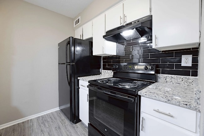 Building Photo - 3203 W Walnut Hill Ln