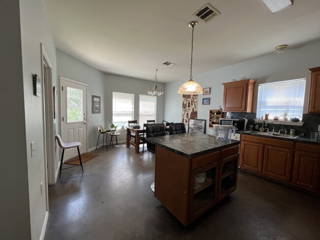 Building Photo - 1701 J J Seabrook Dr