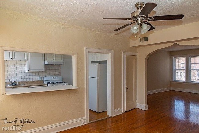 Foto del edificio - 6300 Southwood Ave