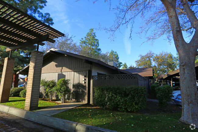 Foto del edificio - El Rio Gardens