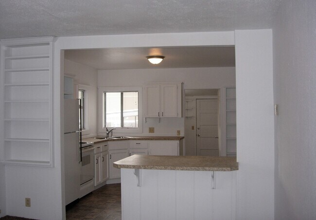 Foto del edificio - Charming 3-Bedroom, 1-Bathroom House in Northwest Bend, OR