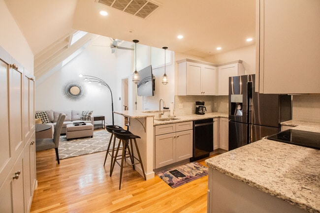 Building Photo - 14 Chiswick Rd