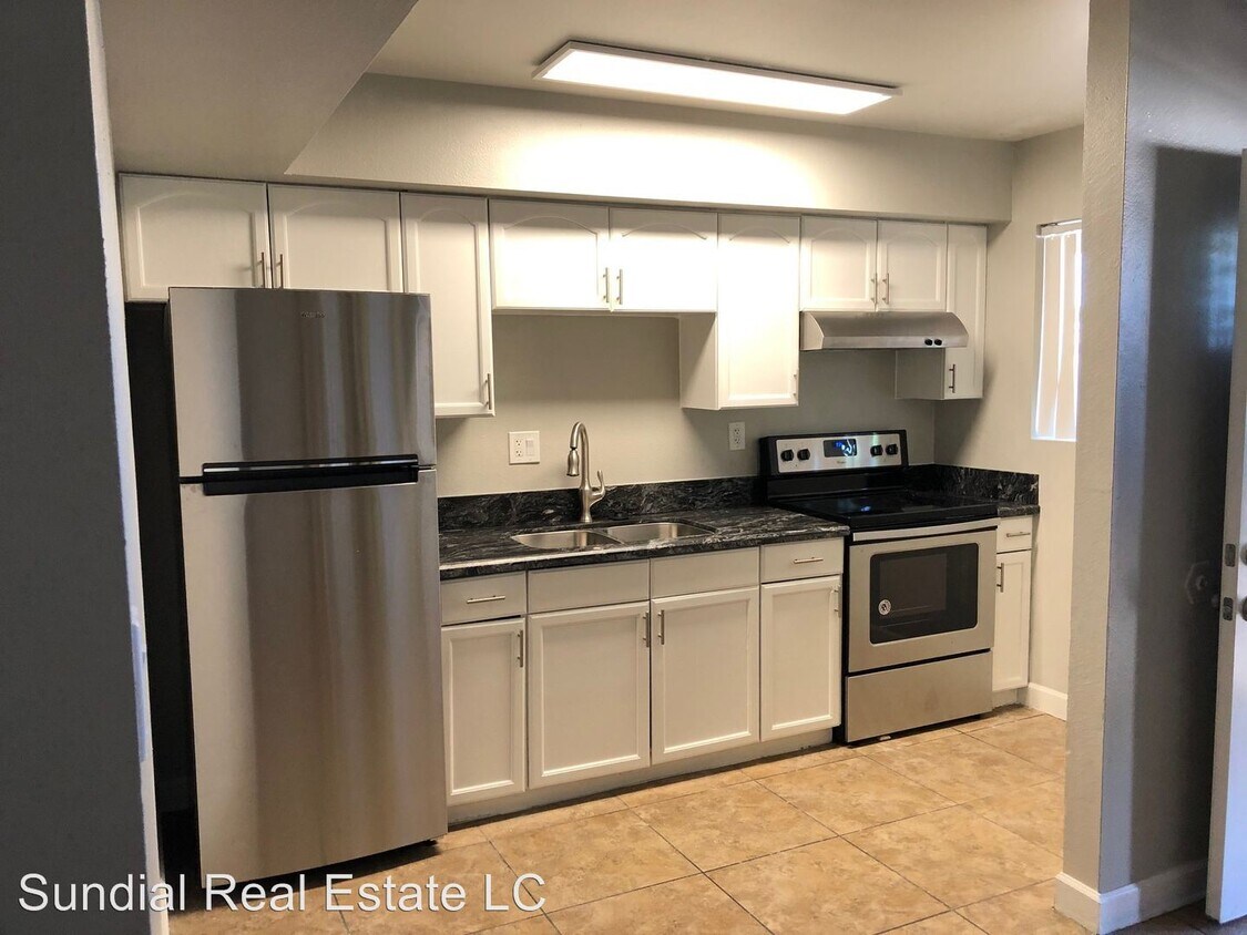 Primary Photo - 2222 N 27th St