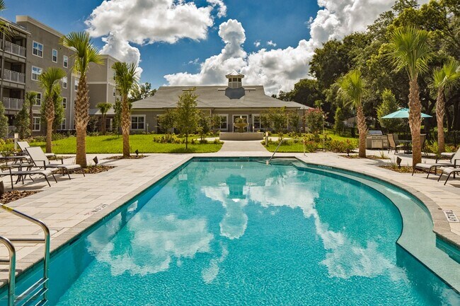 Foto del edificio - Summerset Apartments