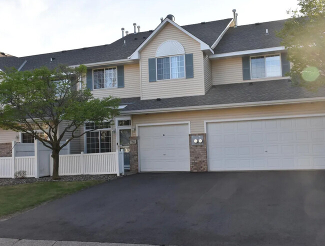 Building Photo - 17860 Cobblestone Way