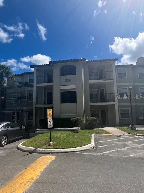 Primary Photo - 3028 Parkway Blvd