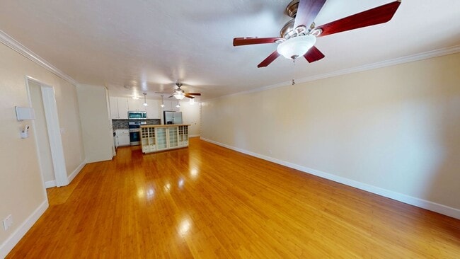 Foto del edificio - Freshly Painted Upstairs Condo with Community Pool