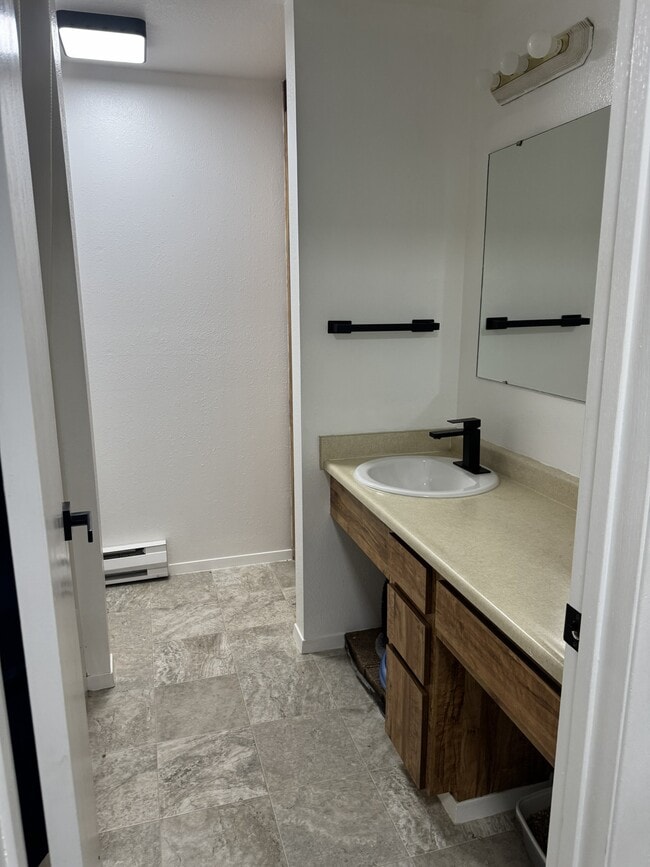 Building Photo - 850 Shenandoah Dr