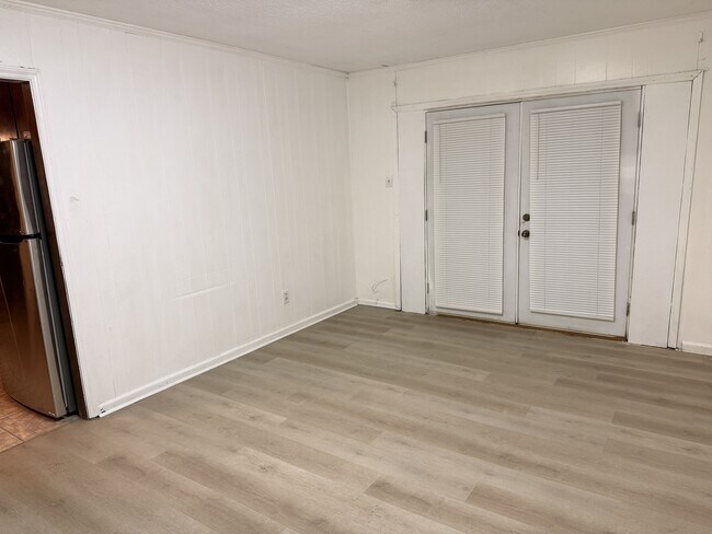 Foto del edificio - 3633 Woodley Rd