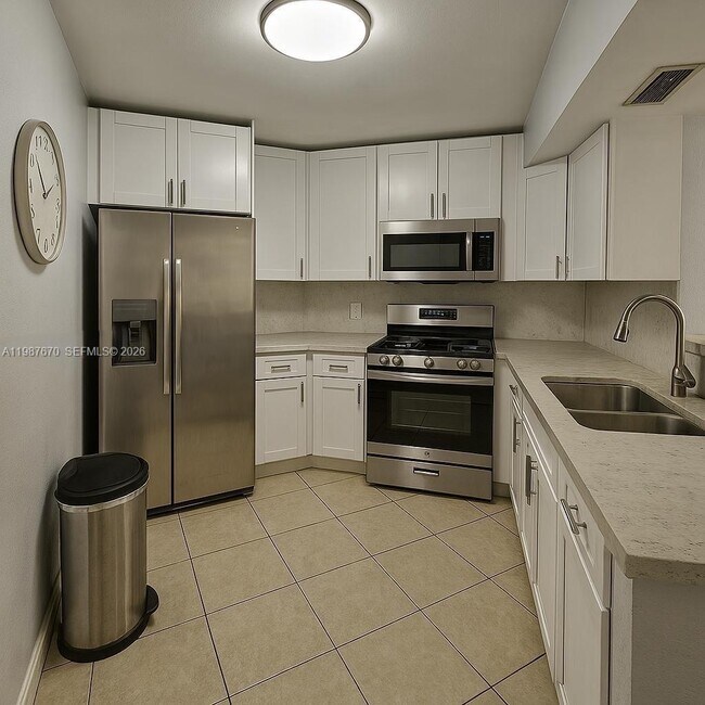 Foto del edificio - 9715 Fontainebleau Blvd