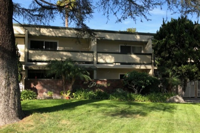 Foto del edificio - 515 W Duarte Rd