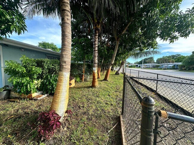 Foto del edificio - 104 NE 16th Ave