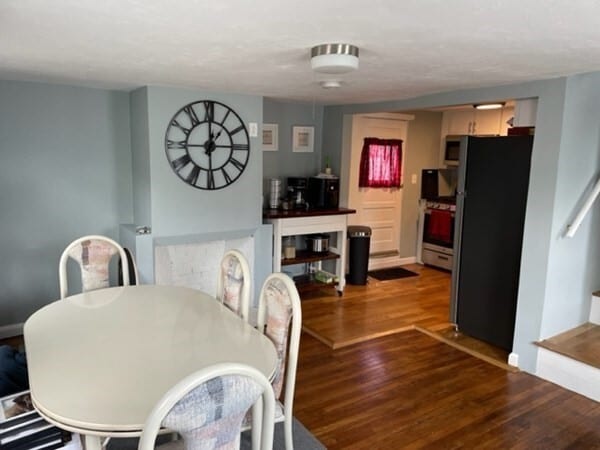 Building Photo - 562 Lincoln Ave