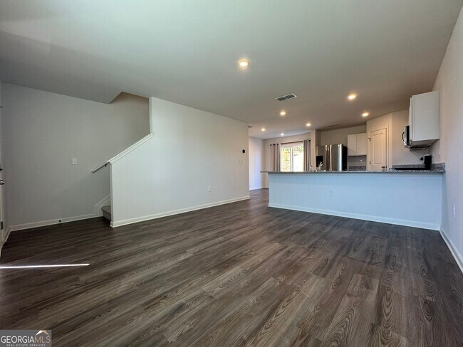 Building Photo - 528 Pemberton St