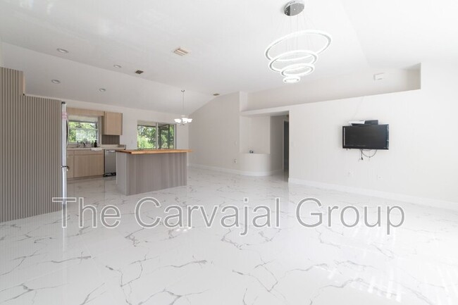 Building Photo - 14 Palmira Rd