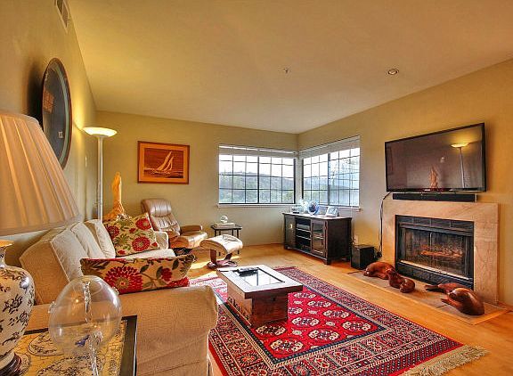 Living Room - 342 Quail Run Ct