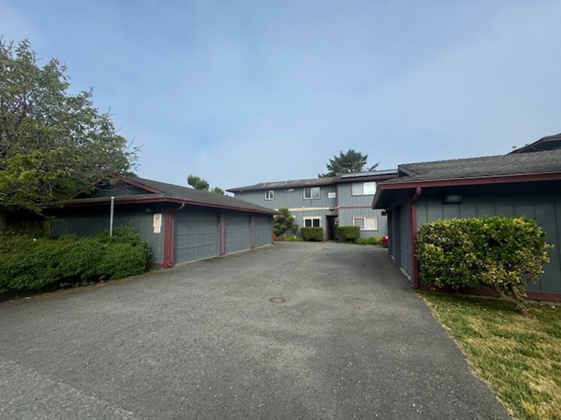 2344 Progress Ave Unit C, Eureka, CA 95501 Room for Rent in Eureka