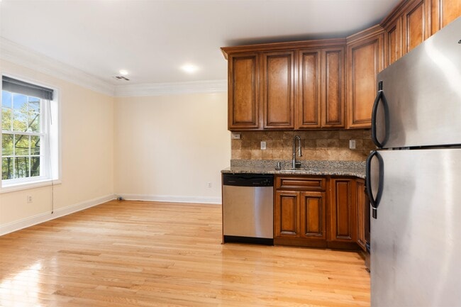 Building Photo - 70 South St