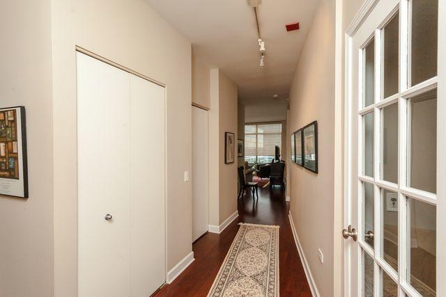 Building Photo - 2 bedroom in Chicago IL 60605