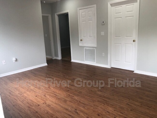 Building Photo - 8709 Elba Way