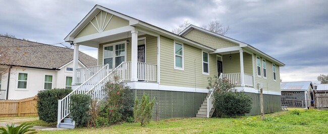 Building Photo - 6226 Lafaye St