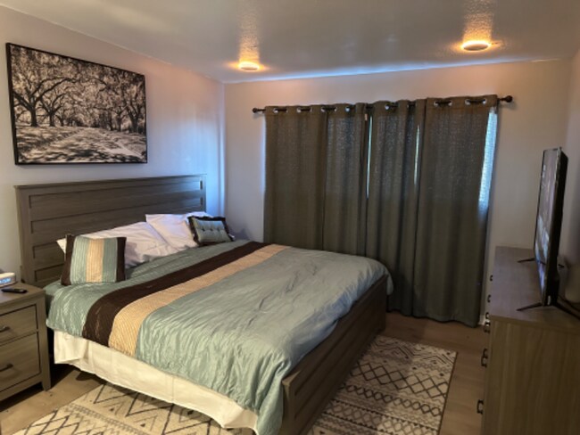 Foto del edificio - 1723 Cedar Ave