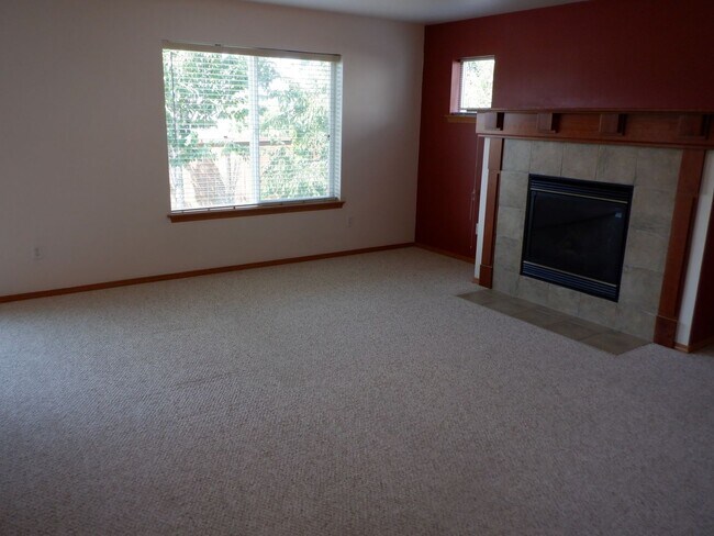 Building Photo - 1393 Foreman Rd