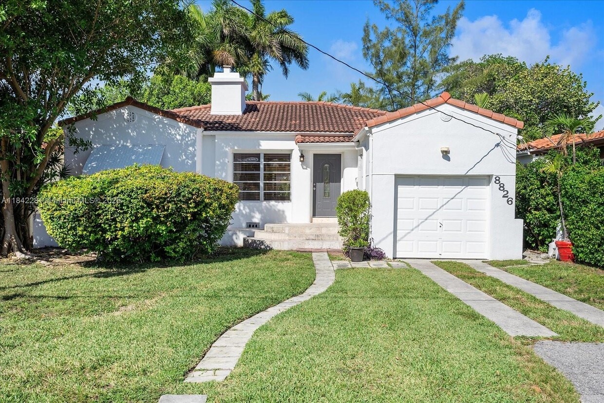 Foto principal - 8826 Emerson Ave