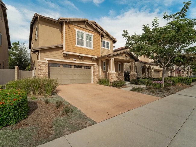 Foto del edificio - 251 Santa Susana Rd