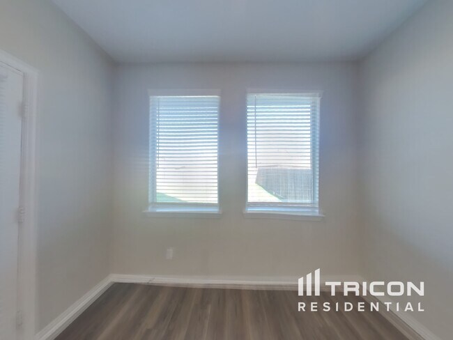 Foto del edificio - 14817 Silver Blades Ct