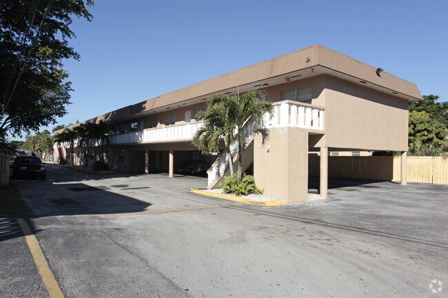 Building Photo - 4717 SW 33rd Ave