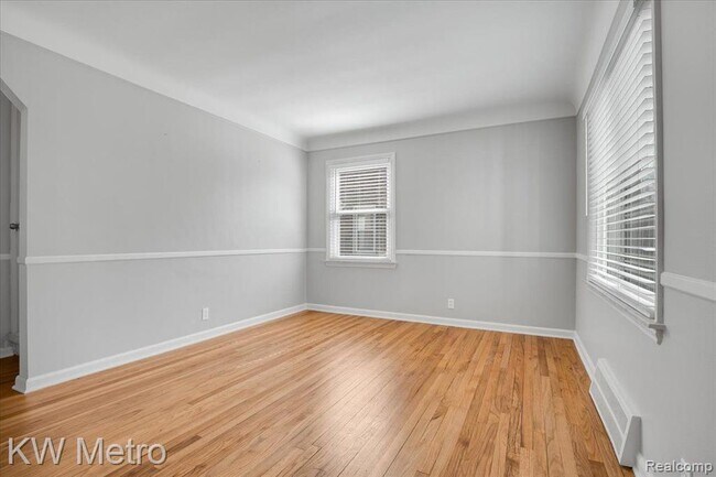 Foto del edificio - 3124 N Alexander Ave