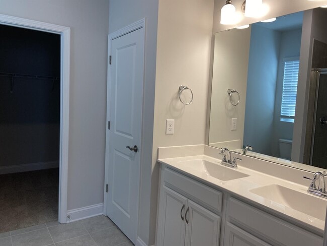 Foto del edificio - 4909 Helmsworth Dr