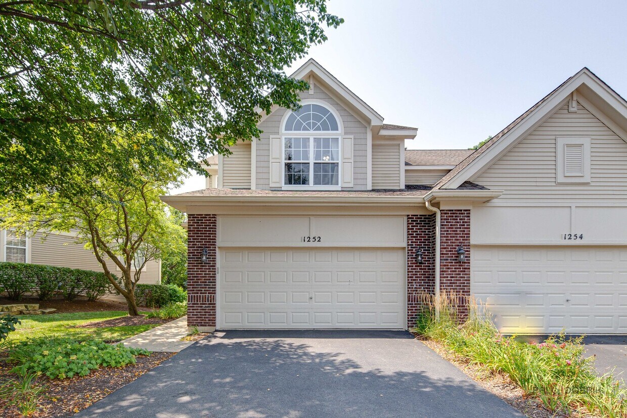 Primary Photo - 1252 Townes Cir
