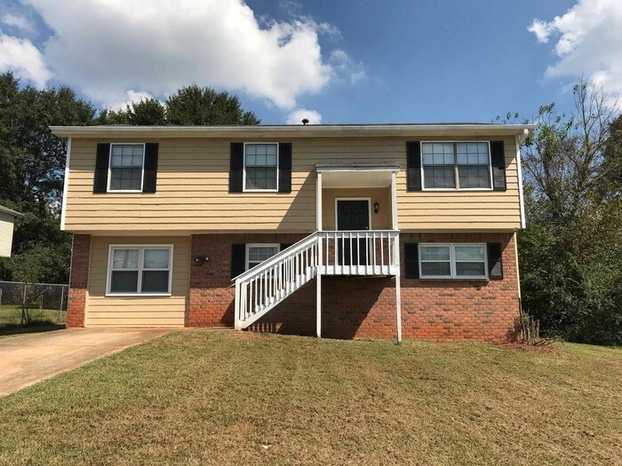 2718 Oxford Dr, Decatur, GA 30034 House Rental in Decatur, GA