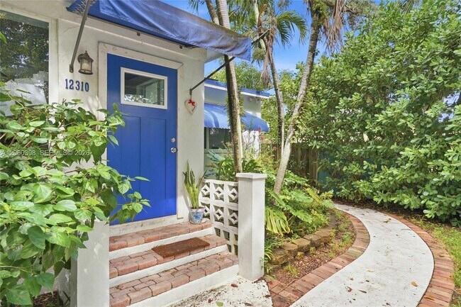 Foto del edificio - 12310 NE 12th Ct