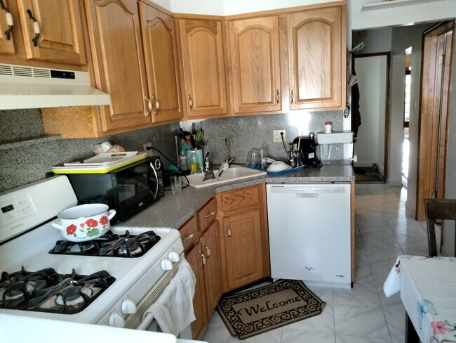 Kitchen - 1227 73rd St