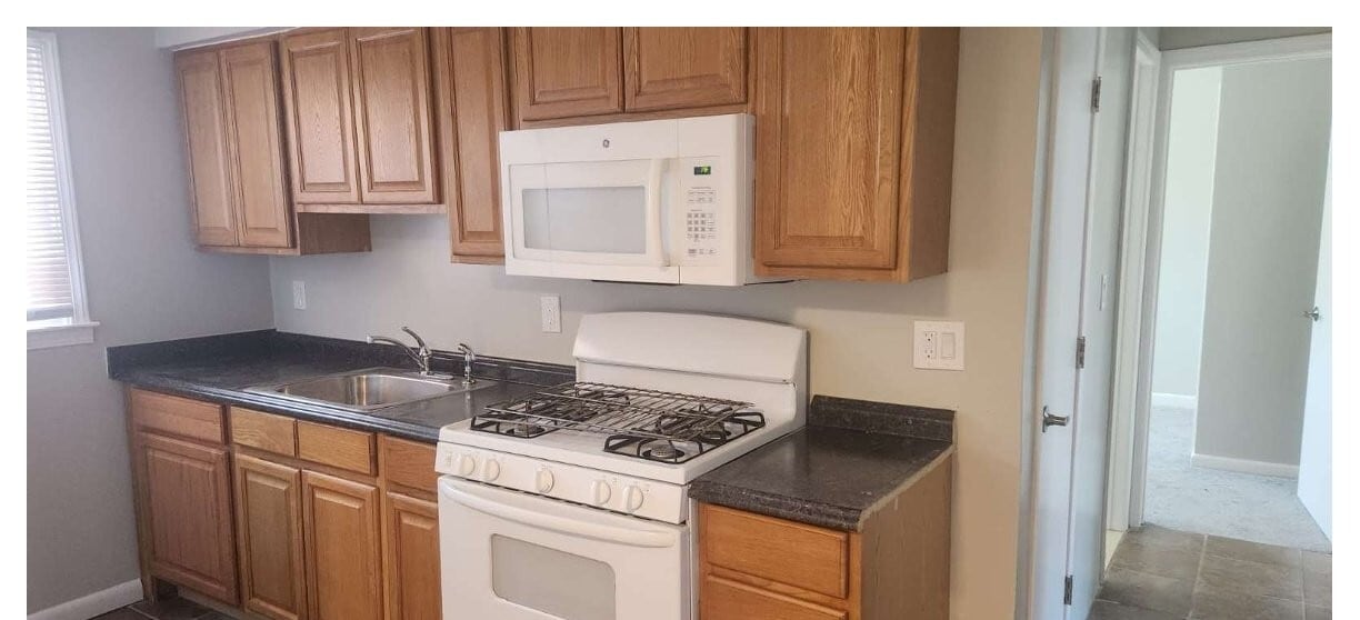 Building Photo - Beaver Brook Apartments Ansonia