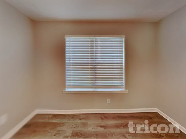 Building Photo - 501 Walton Dr