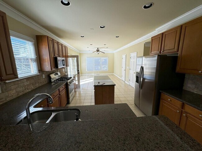 Foto del edificio - 2620 Springmonte Pl