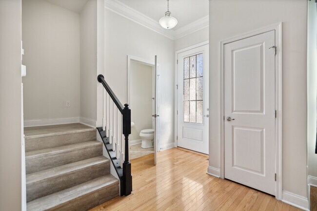 Building Photo - 138 Seneca Pl