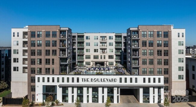 Foto del edificio - 2408 South Blvd