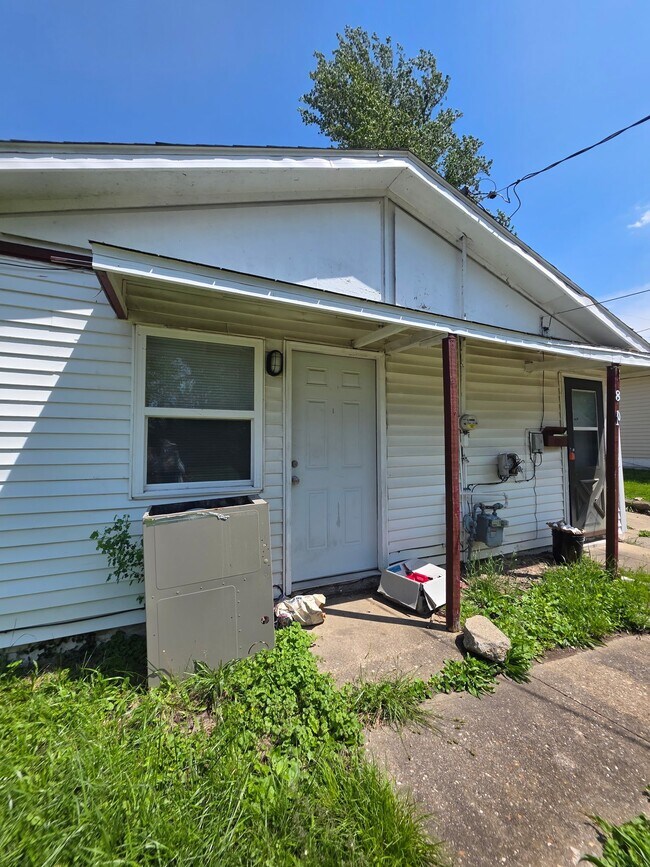 Foto del edificio - 801 Cantrell Heights St