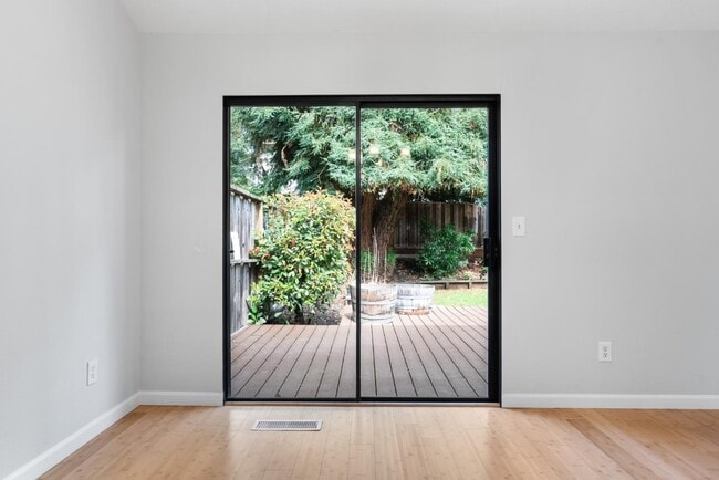 Building Photo - 922 Jungfrau Ct