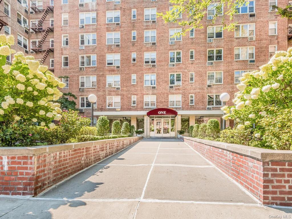 1 Sadore Ln Unit 4G, Yonkers, NY 10710 Condo for Rent in Yonkers, NY