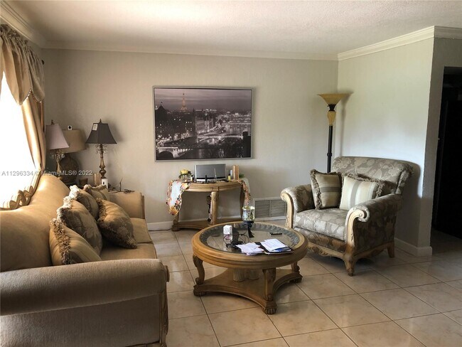 Foto del edificio - 7321 Fairway Blvd