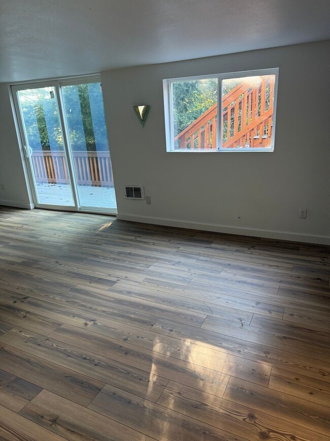 Foto del edificio - 1431 Central Ave