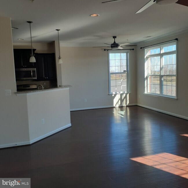 Foto del edificio - 21168 Belmont View Terrace