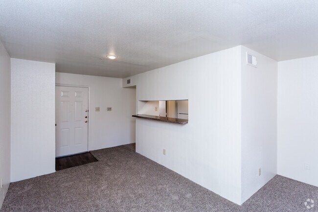 2HAB, 2BA- 932 ft² - Redbird Trails